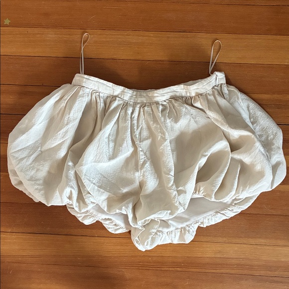 Zara Balloon Cullottes Shorts in Beige - Picture 3 of 4